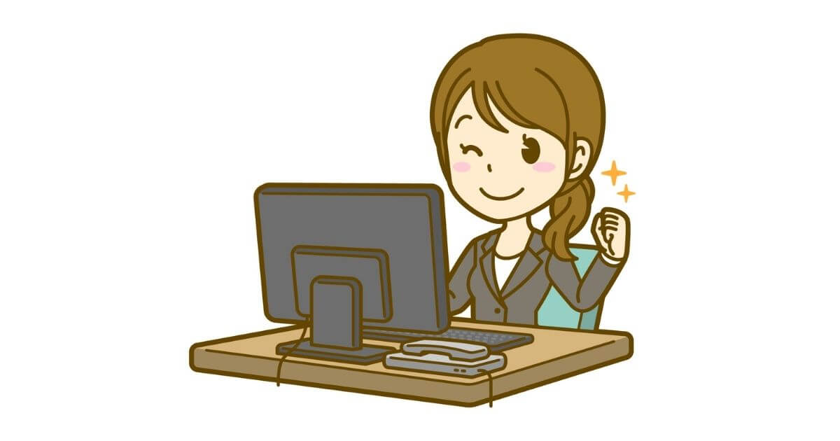 女性がパソコンの前で笑顔で仕事をしているイラスト